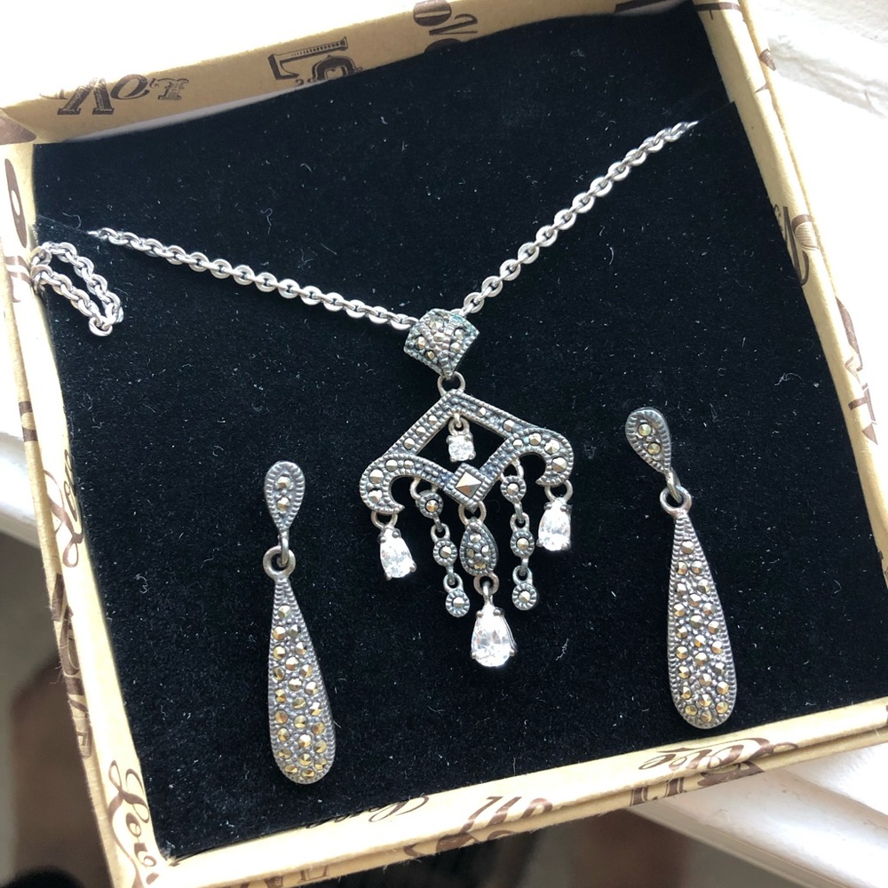 Gray Earrings and Necklace Set